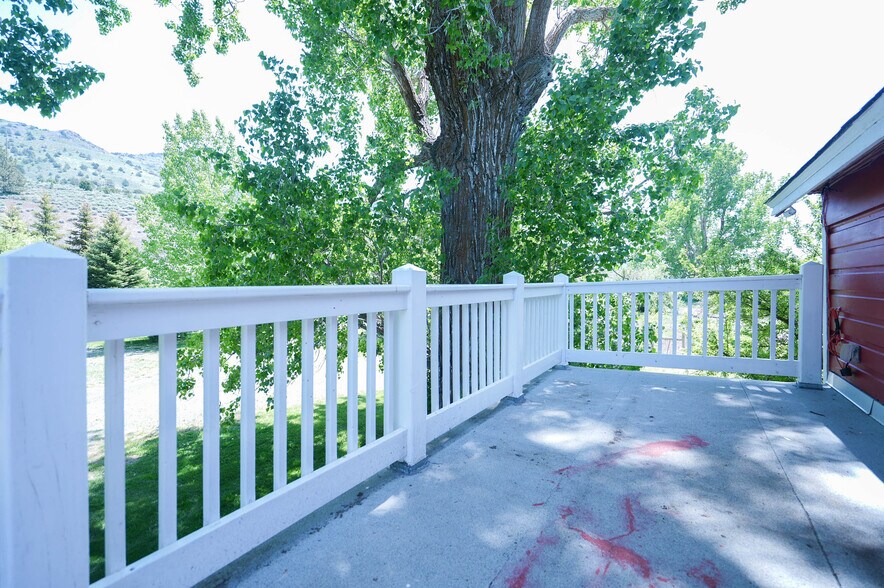 More Photos Of 15682 Highway 395, Lakeview Land For Sale