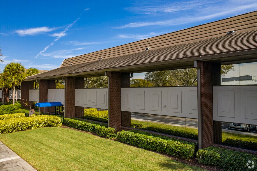 More Photos Of 2807 W Busch Blvd, Tampa Unknown For Lease