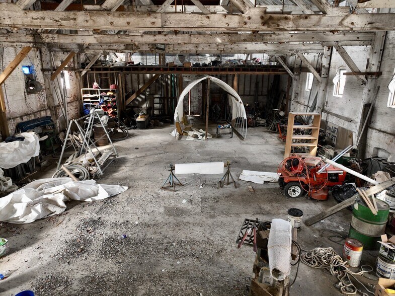 More Photos Of 140 First St, Connelly Marina For Sale