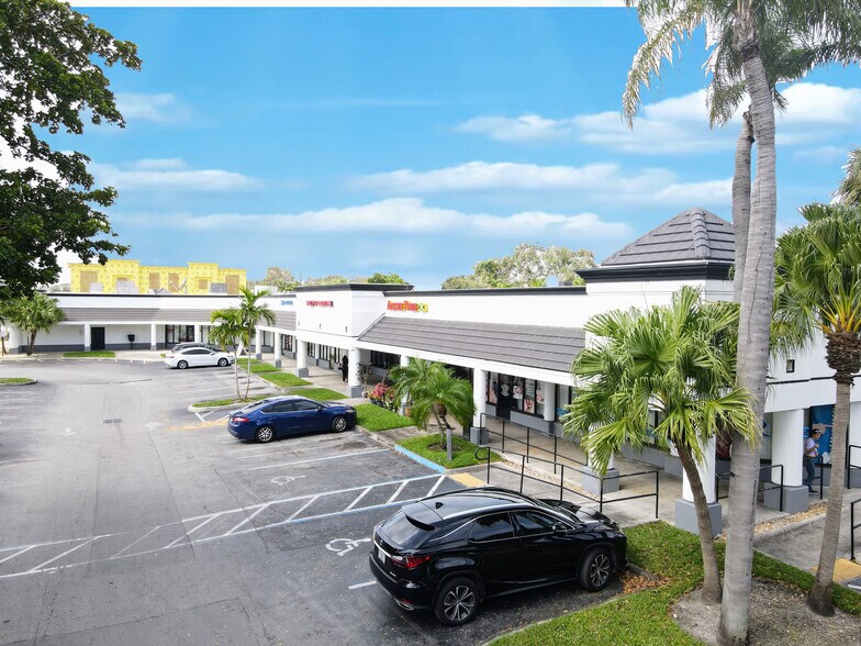 More Photos Of 2121 W Oakland Park Blvd, Oakland Park General Retail For Lease