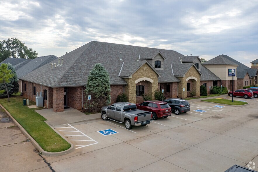 More Photos Of 1468 N Mustang Rd, Mustang Healthcare For Sale