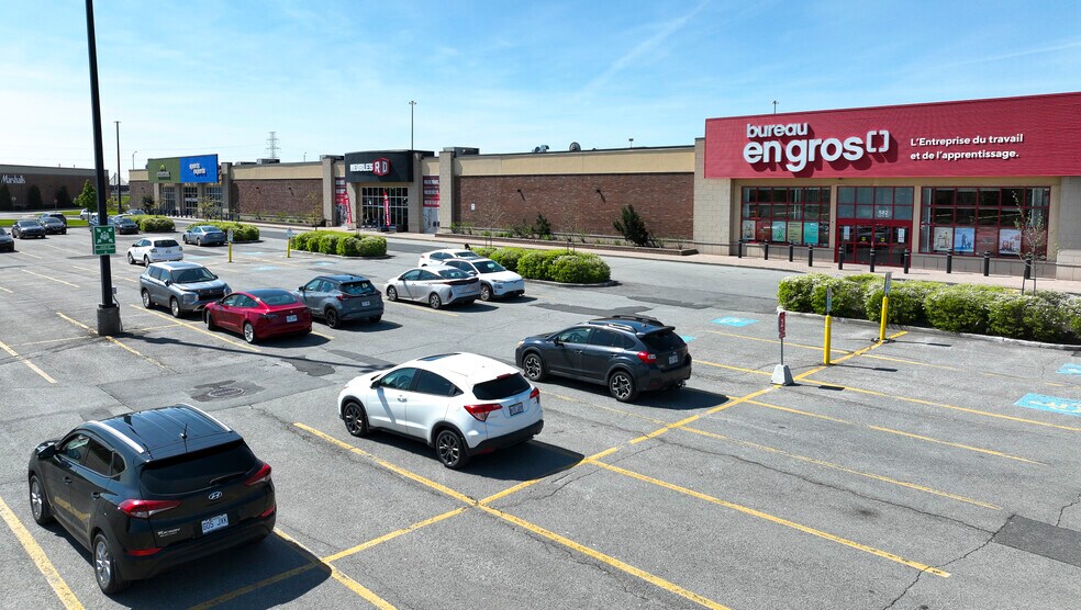 More Photos Of 582 Ch de Touraine, Boucherville Unknown For Lease