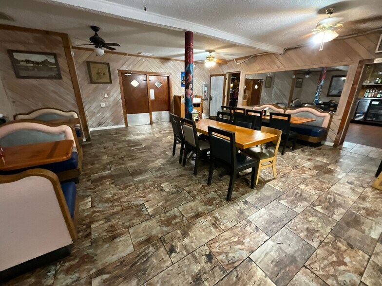 More Photos Of 4835 Cortez Blvd, Spring Hill Restaurant For Sale