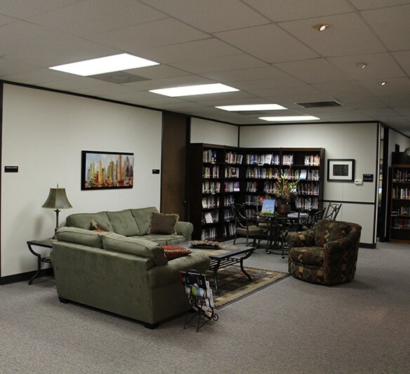 More Photos Of 2916 W TC Jester Blvd, Houston Office For Sale