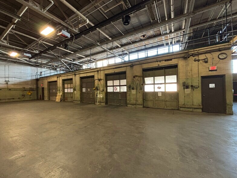 More Photos Of 2221 Niagara Falls Blvd, Wheatfield Township Warehouse For Lease
