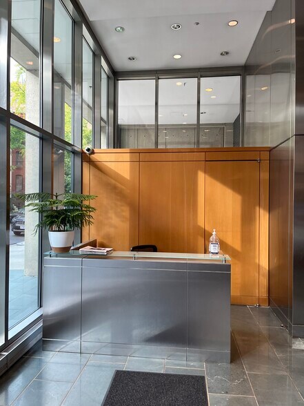 More Photos Of 1320 19th St NW, Washington Office For Lease