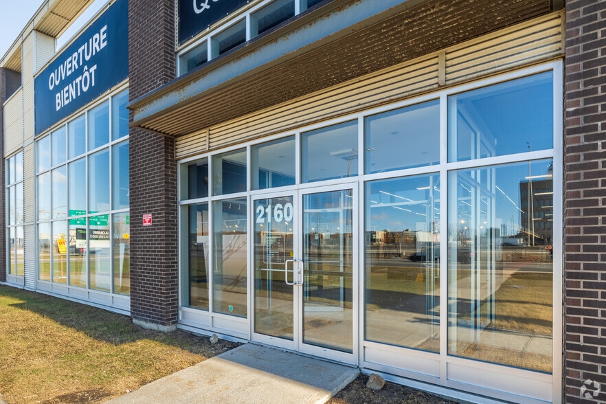 More Photos Of 2090-2198 Rt Transcanadienne, Dorval Warehouse For Lease