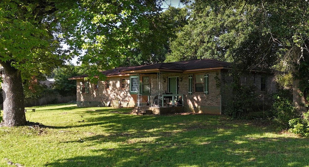 More Photos Of 1602 Spring Dr, Opelika Office For Sale