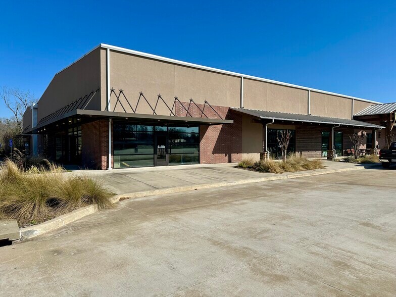 More Photos Of 75 Miranda Lambert Way, Lindale Unknown For Lease