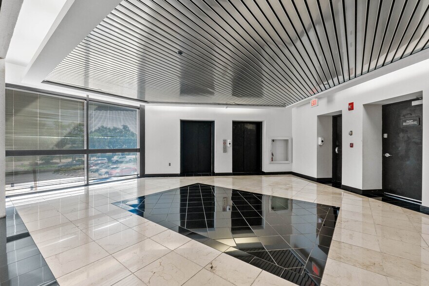 More Photos Of 2201 Lucien Way, Maitland Office For Lease