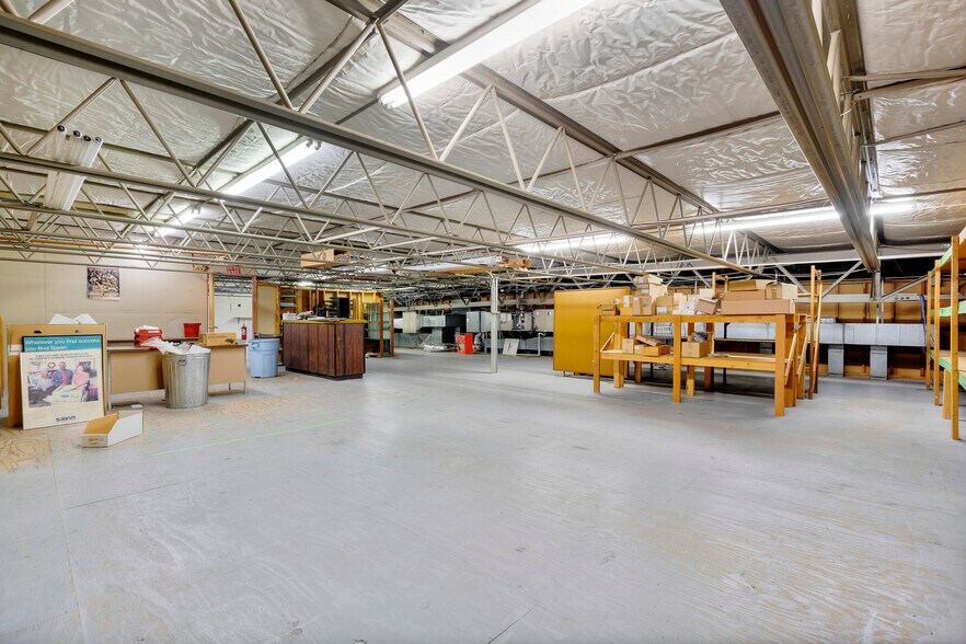 More Photos Of 3050 6th St SW, Cedar Rapids Warehouse For Sale