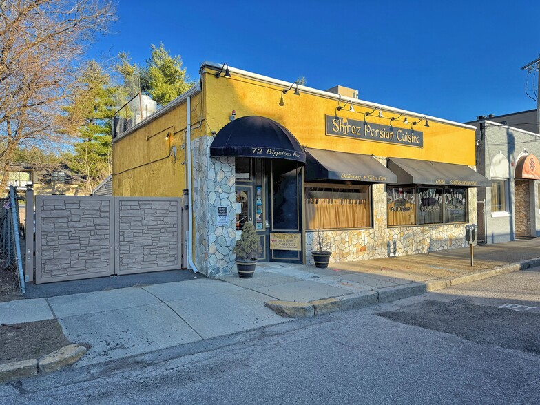 More Photos Of 72 Bigelow Ave, Watertown Freestanding For Lease