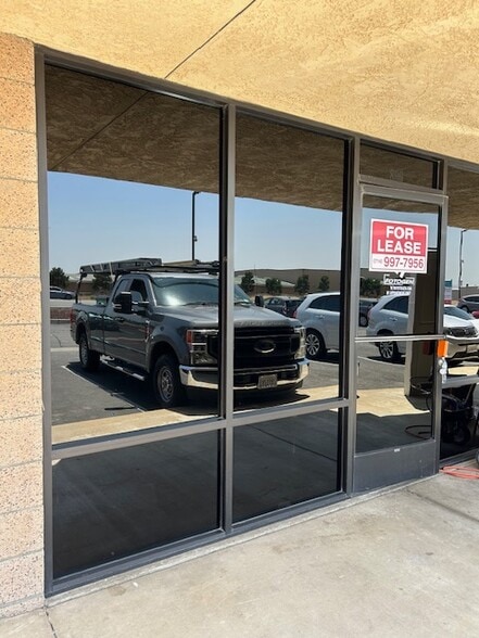 More Photos Of 870-898 W Rialto Ave, Rialto Service For Lease