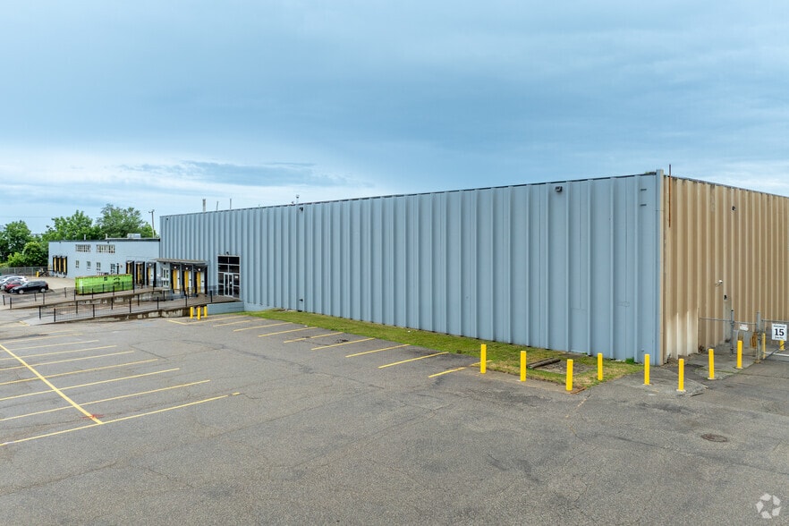 Primary Photo Of 2550 Stanfield Rd, Mississauga Warehouse For Lease