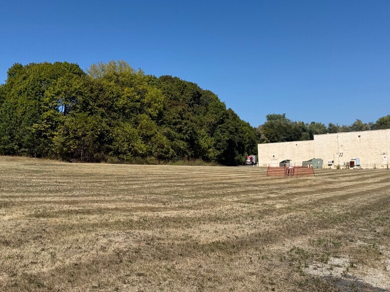 More Photos Of 4495-4499 Mall Dr, Steubenville Freestanding For Lease