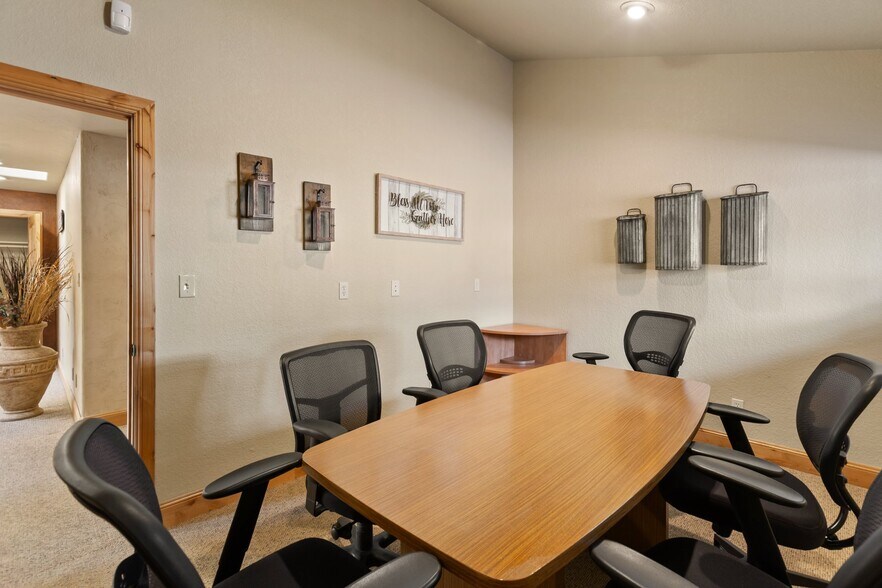 More Photos Of 350 N Pine St, Woodland Park Medical For Sale