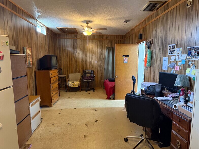 More Photos Of 1116 Hummingbird Ln, Hardeeville General Retail For Sale