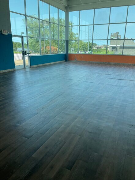 More Photos Of 5950 S Highway 94, Weldon Spring Freestanding For Lease