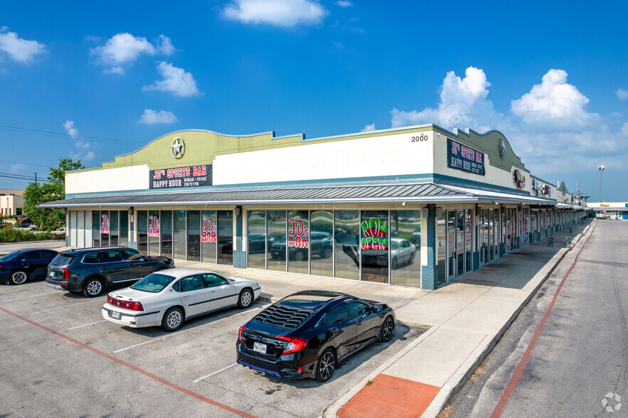 Primary Photo Of 2000 SE Loop 410, San Antonio General Retail For Lease