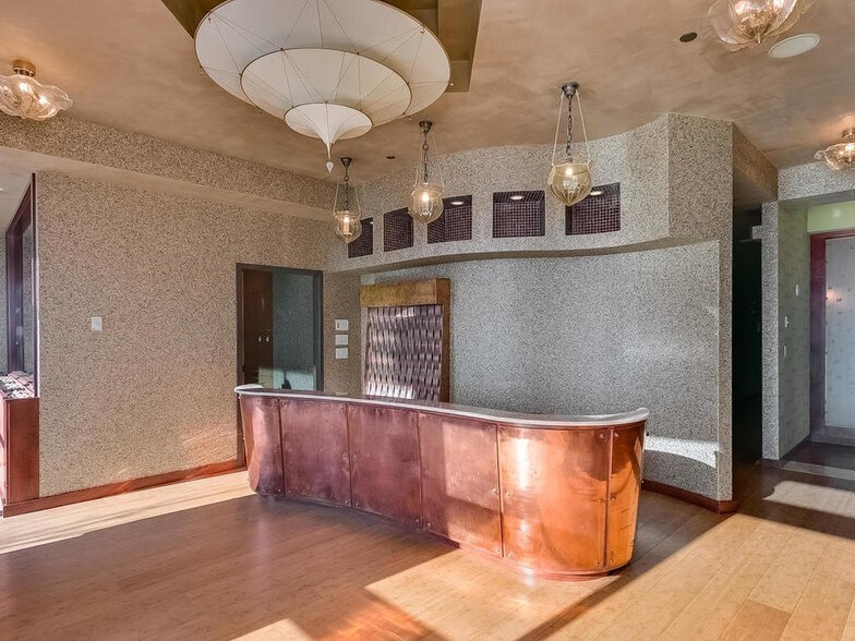 More Photos Of 4100 Spring St, Spring Park Storefront Retail Residential For Lease