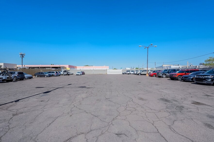 More Photos Of 4205 W Glenrosa Ave, Phoenix Warehouse For Lease