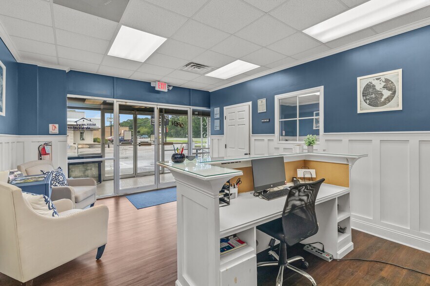 More Photos Of 1923 Lejeune Blvd, Jacksonville Office For Sale