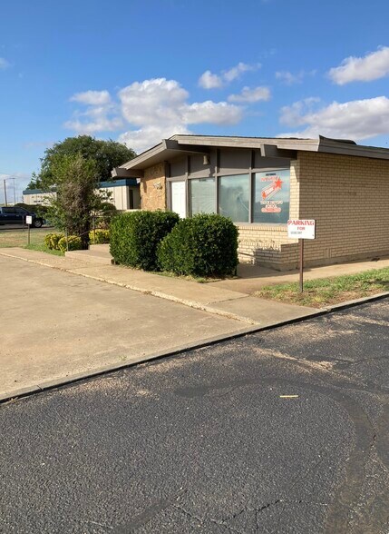 More Photos Of 2620 Yonkers St, Plainview Medical For Lease