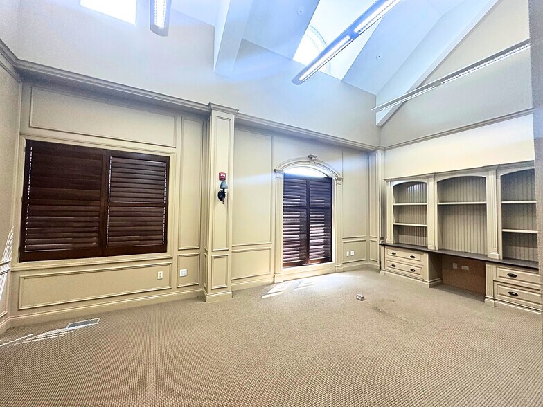 More Photos Of 440-442 Milwaukee Ave, Lincolnshire Medical For Lease