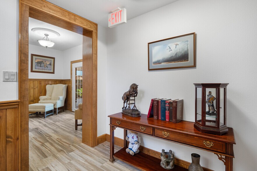 More Photos Of 123 Live Oak Ave, Daytona Beach Office Residential For Sale