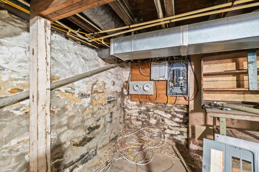 More Photos Of 5447 Belair Rd, Baltimore Storefront Retail Office For Sale