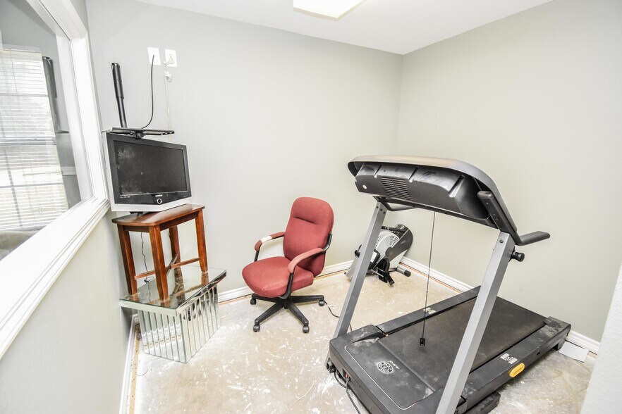 More Photos Of 511 N Northeast Loop 323, Tyler Office Residential For Lease