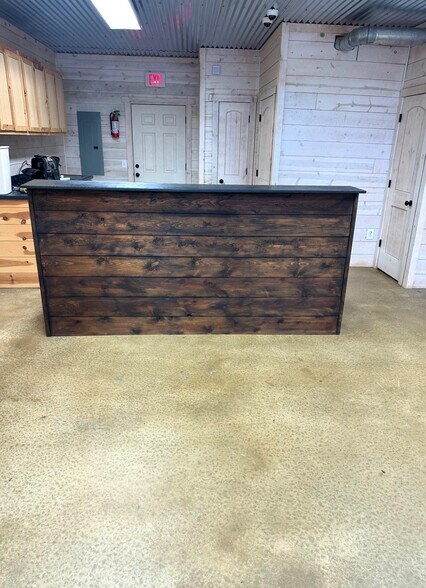 More Photos Of 118 S Main Ave, Blanchard Storefront Retail Office For Lease