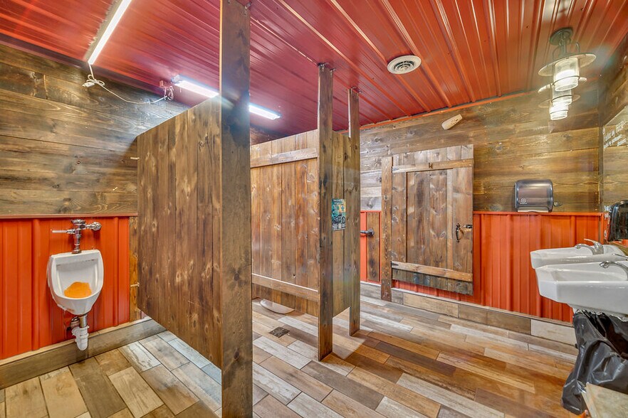 More Photos Of 602 Clark St, Utica Restaurant For Sale