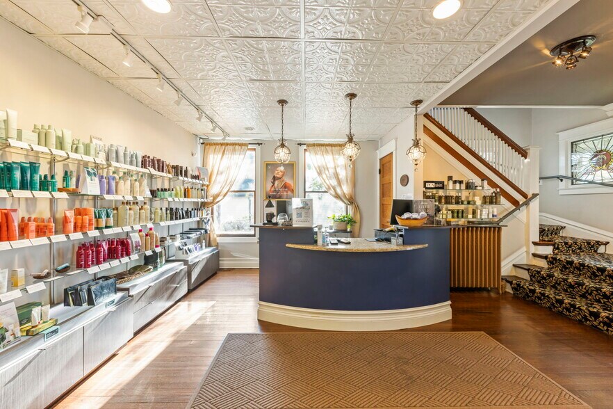 More Photos Of 237 W Jefferson Ave, Naperville Freestanding For Sale