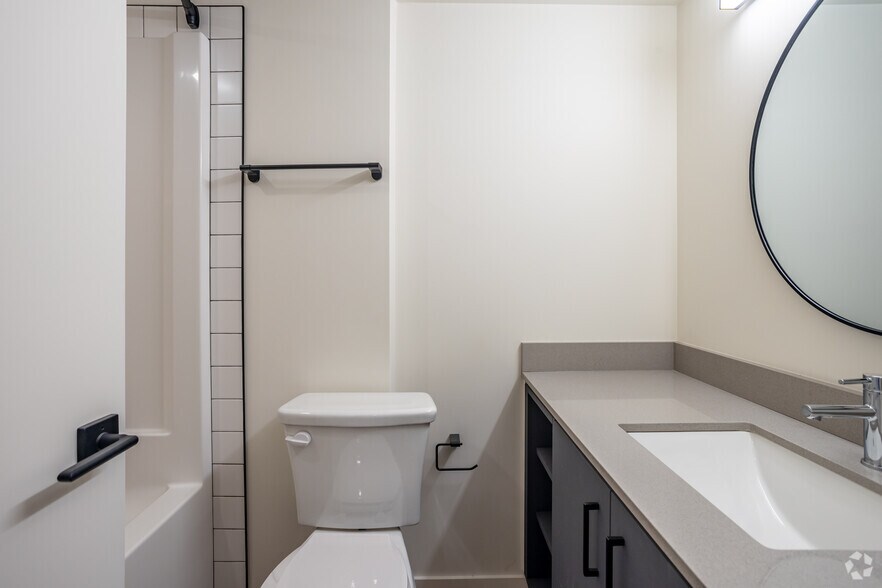 More Photos Of 12322 102 Av NW, Edmonton Apartments For Lease