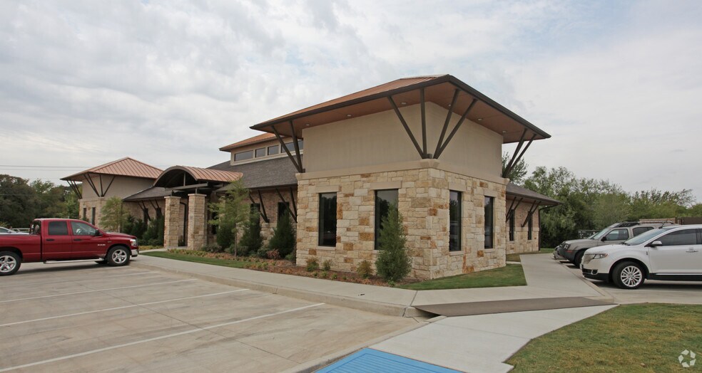 More Photos Of 4931 Long Prairie Rd, Flower Mound Medical For Sale