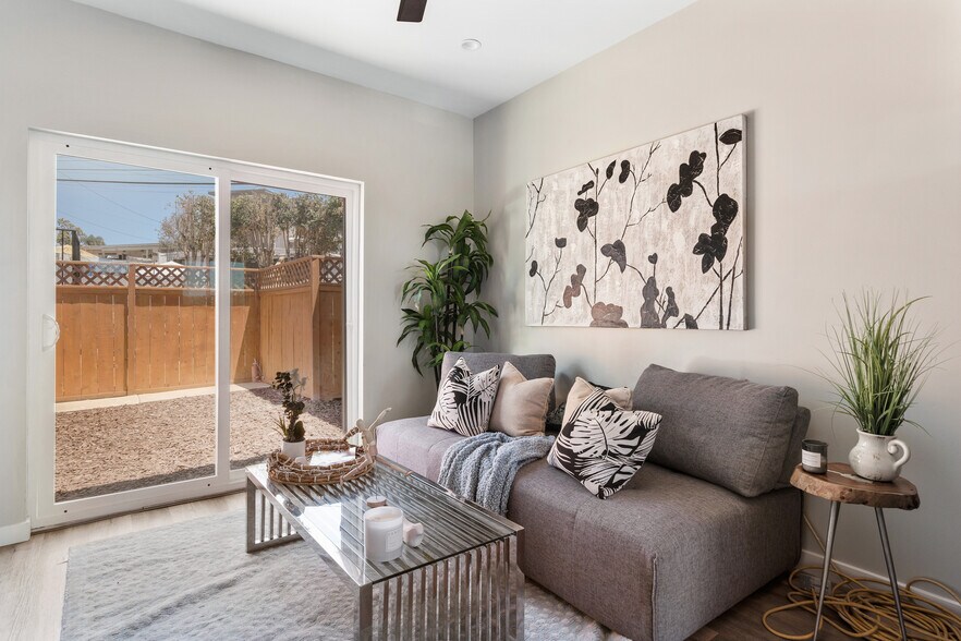More Photos Of 4924-4926 Iroquois Ave, San Diego Specialty For Sale