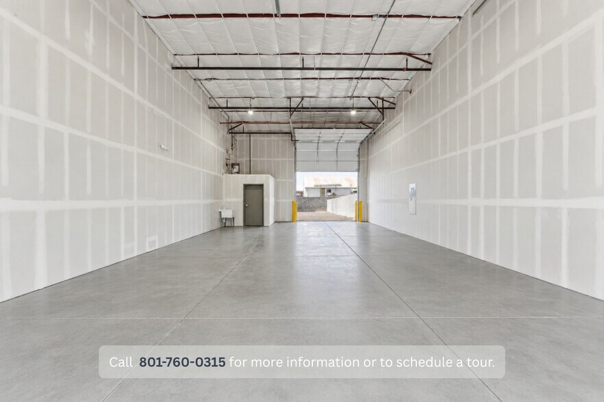 Primary Photo Of 7915 Glen Harbor Blvd, Glendale Showroom For Lease