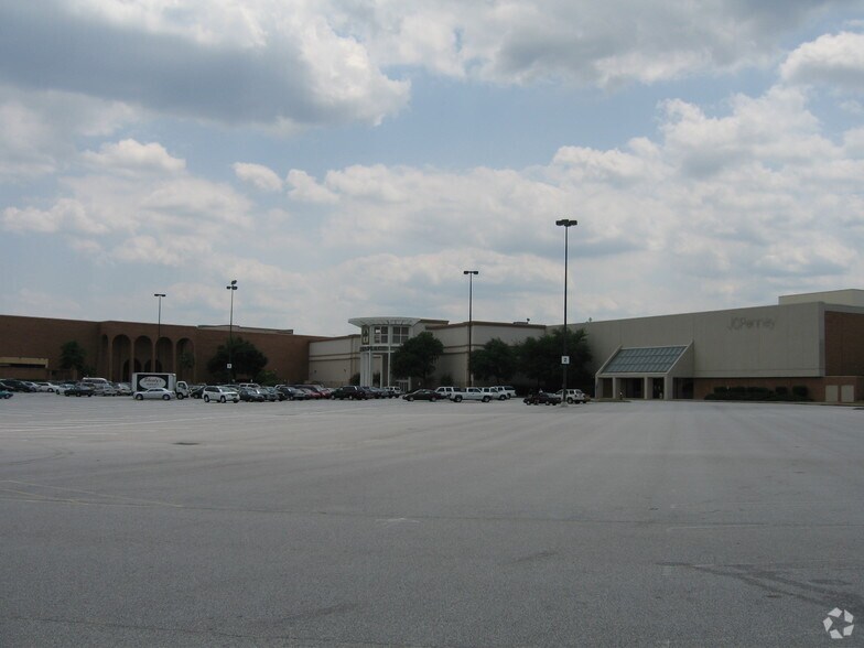 More Photos Of 7201 Two Notch Rd, Columbia Unknown For Lease