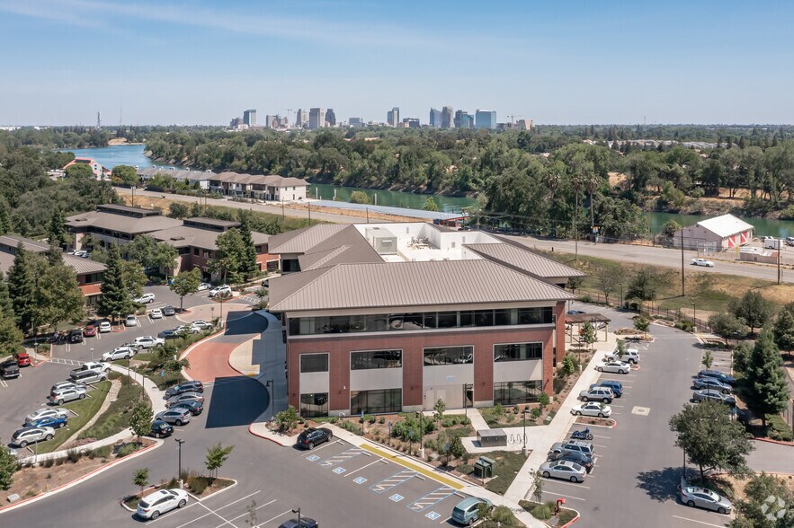 More Photos Of 2600 River Plaza Dr, Sacramento Office For Lease