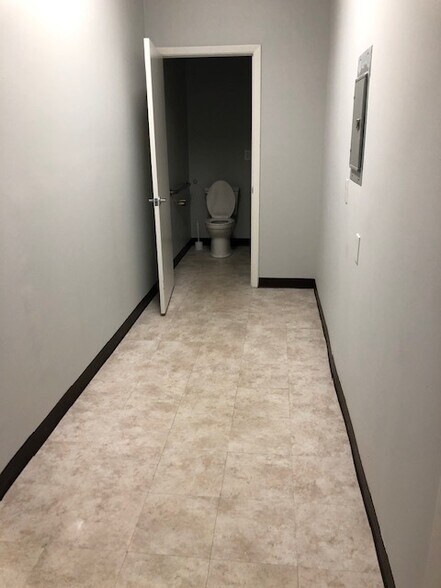 More Photos Of 1635 S Ridgewood Ave, Daytona Beach Office For Lease