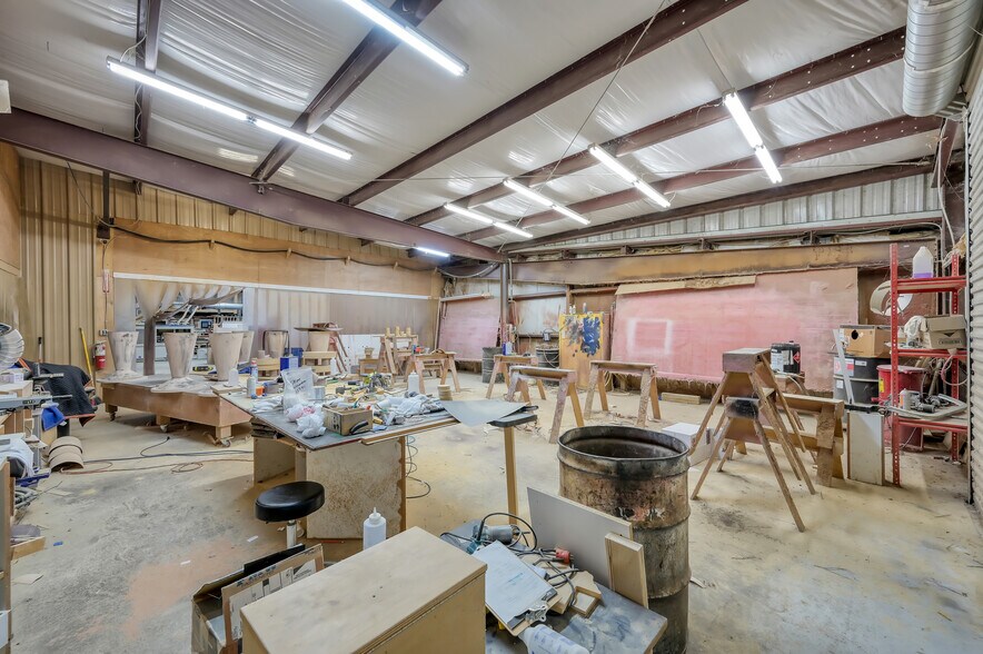 More Photos Of 2745 Interstate 45 S, New Waverly Manufacturing For Sale