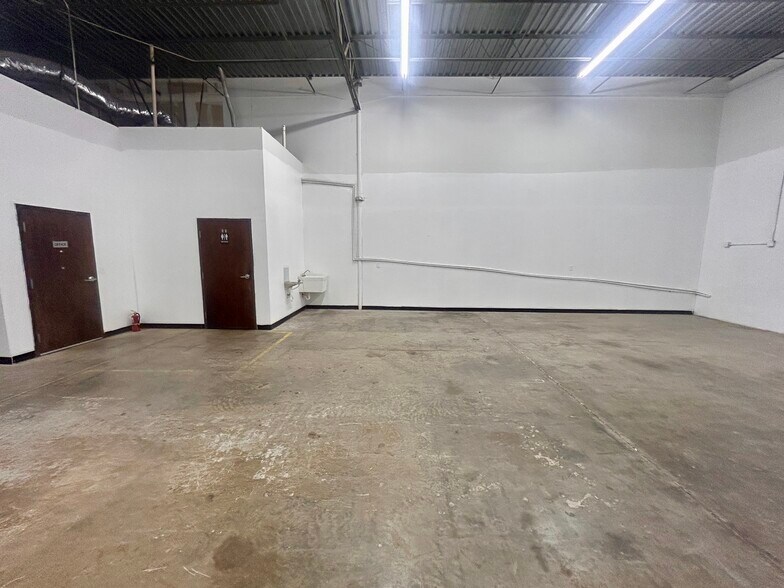 More Photos Of 18748 Titus Rd, Hudson Industrial For Lease