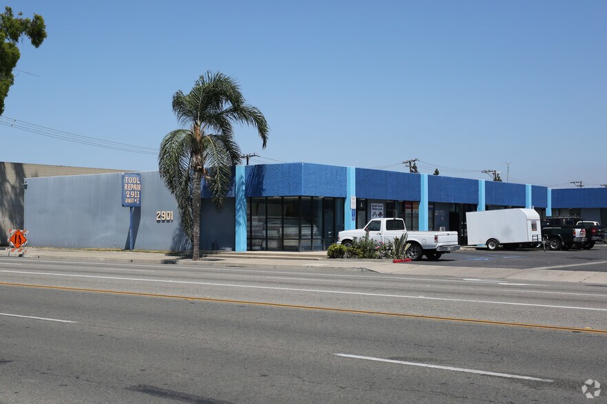 More Photos Of 2901 Main St, Santa Ana Warehouse For Lease