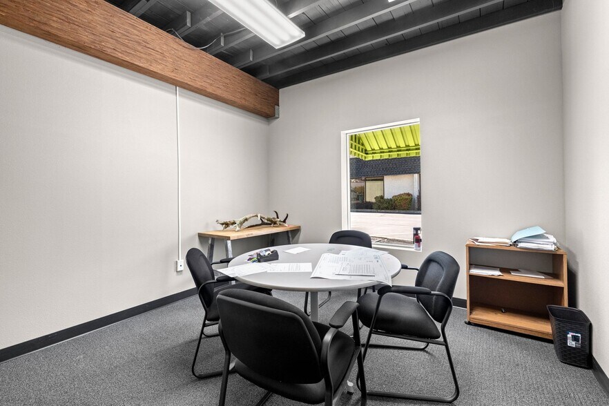 More Photos Of 2318 Pacific Ave, Forest Grove Office For Sale