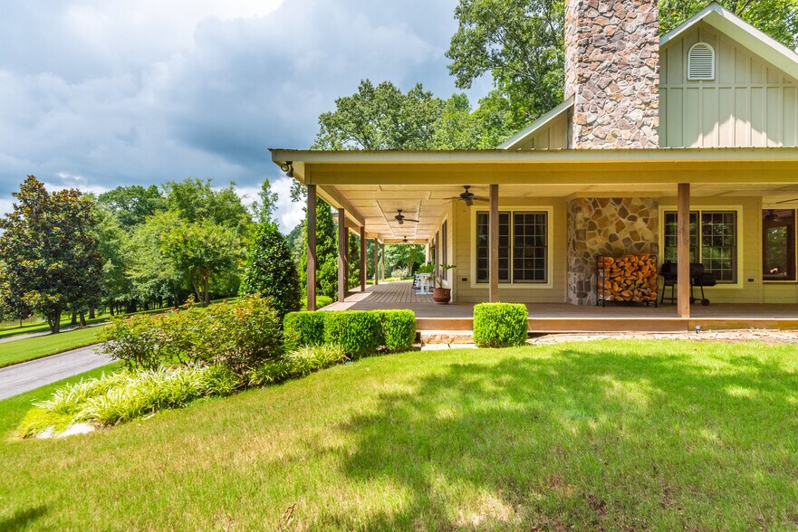 More Photos Of 565 Owens Gin Rd NE, Calhoun Lodge Meeting Hall For Sale