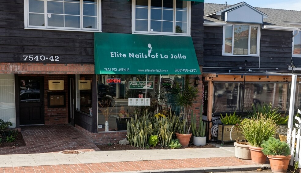 More Photos Of 7540-7542 Fay Ave, La Jolla Storefront Retail Office For Lease