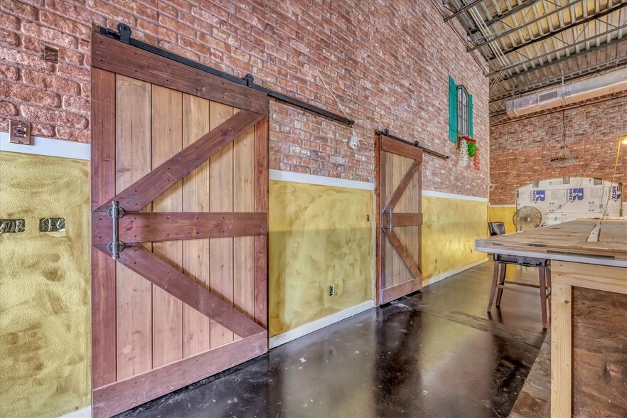 More Photos Of N TAMIAMI TRL NOKOMIS FL 34275, Nokomis General Retail For Sale