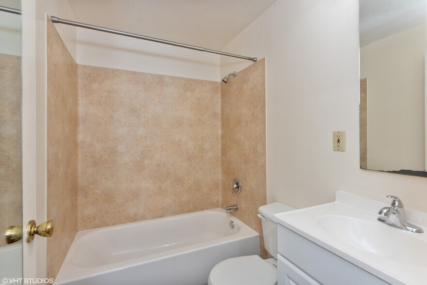More Photos Of 4735 Ravenna Ave NE, Seattle Apartments For Sale