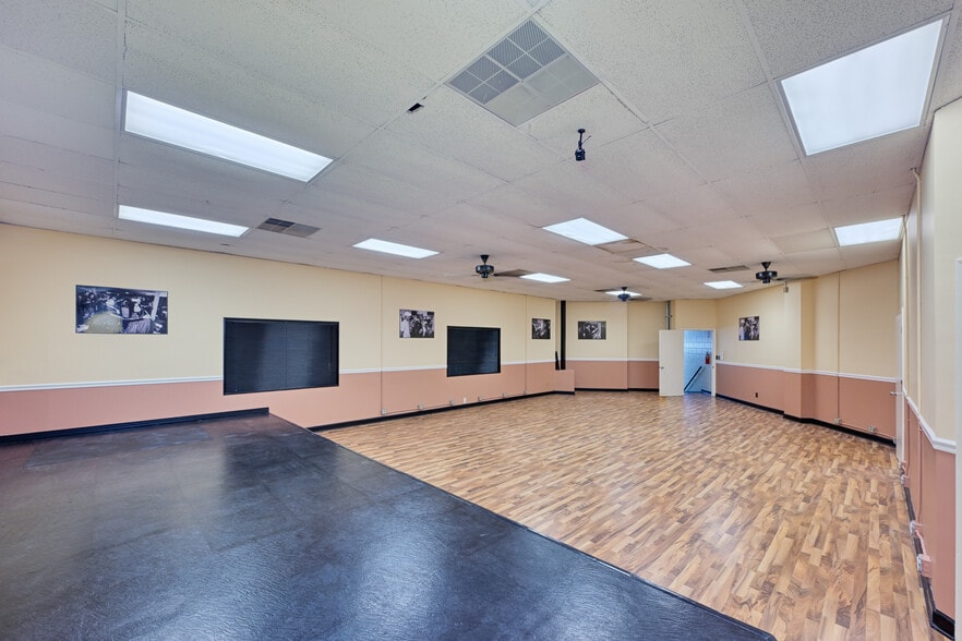 More Photos Of 5858 St Augustine Rd, Jacksonville Freestanding For Lease